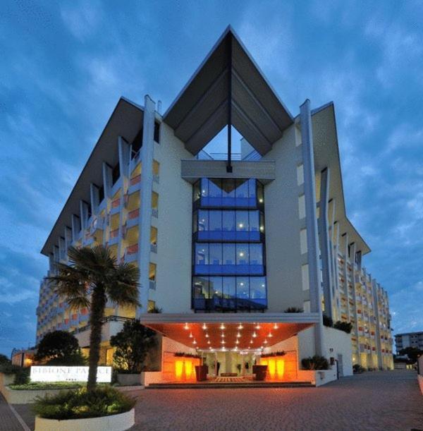 Bibione Palace Hotel Bagian luar foto