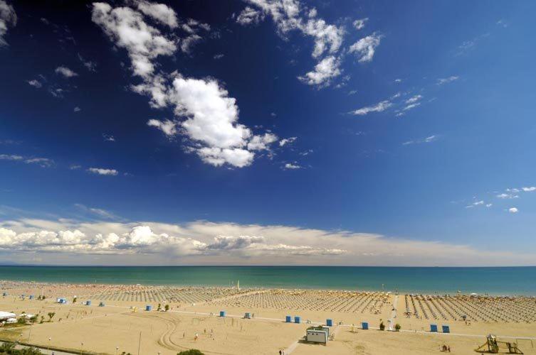 Bibione Palace Hotel Bagian luar foto